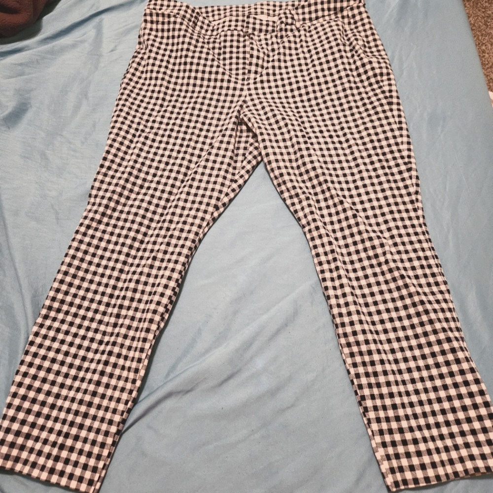 Old Navy High Rise Pixie Pant Size 18